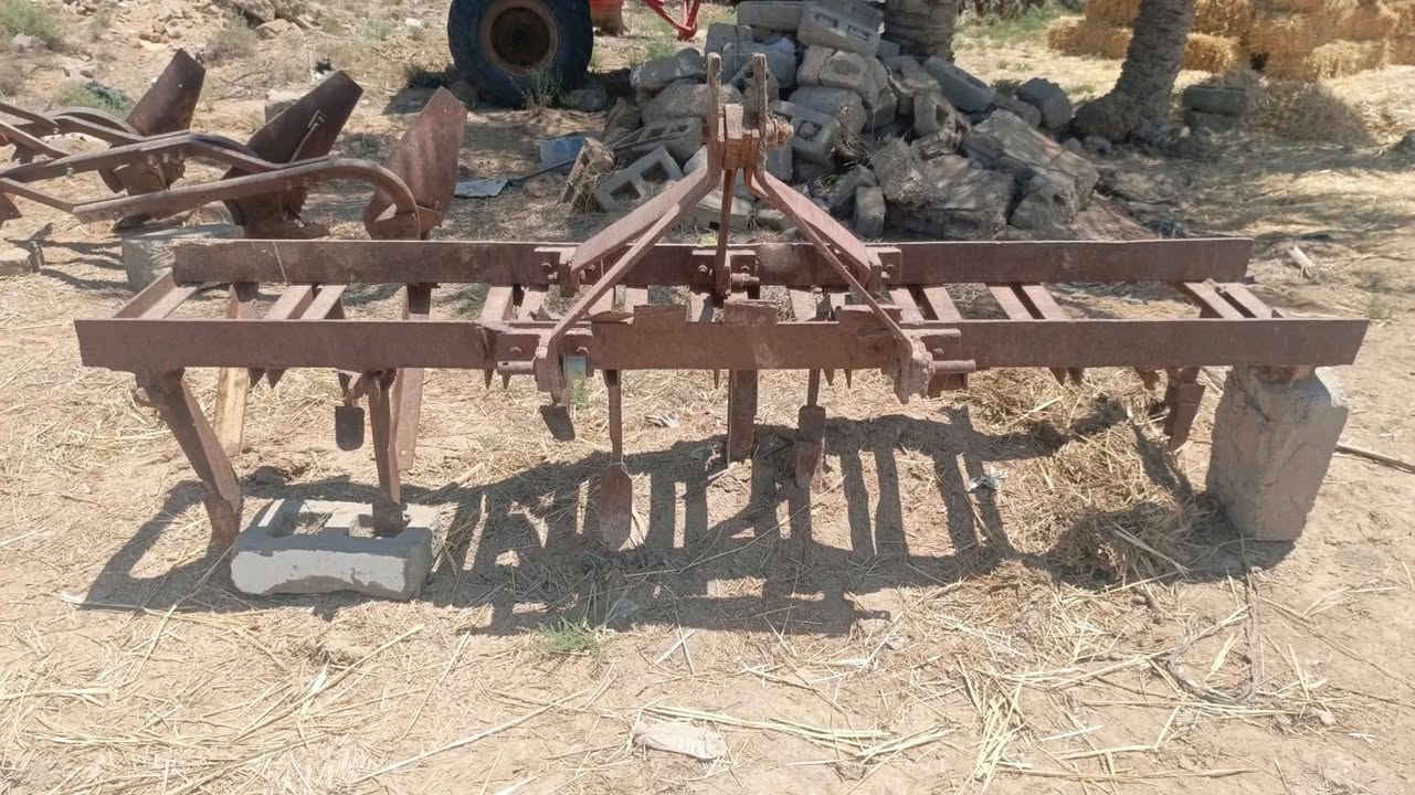 خرماشه عرض مترين ونص حدادي السعر 275 وبيها مجال العنوان نجف مشخاب ***********
