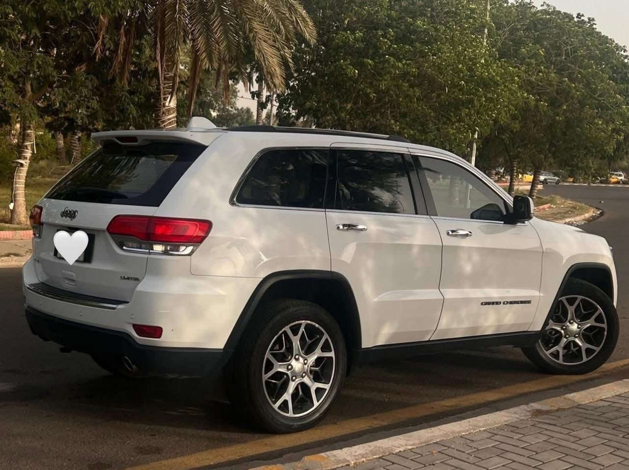 السلام عليكم

جيب ليمتد فول مواصفات 3 شاشات 

رقم بغداد الجديد 

سنوية جديدة 

هزة جديدة 

يعني ابد ما اتعبك بيها 

موديل 2019

 كفالة عامة من الشخط فقط بيها بارد بالباب الخلفي اصبعين كلش صغير و مرجعه ب ايدي بارد و مكحل 

* محرك 6 V

* رادار امامي مع مانع تصادم . 

* تحذير الخروج عن المسار . 

* دفع رباعي 4x4 

* المقاعد الأمامية كهربائية .

* ذاكرة لحفظ وضعيات الجلوس . 

* المقاعد الأمامية  تبريد وتدفئة . 

* المقاعد الخلفية مع تدفئة . 

* انظمة القيادة .

* نقطة عمياء ..

* مقود السائق كهربائي . 

* تدفئة ستيرن . 

* سقف بانوراما .

* شاشه كبيرة مع نفكيشن GPS . 

* كشافات ضباب بروجكتر زنون . 

* تشغيل عن بعد .

* صندوق كهربائي .

* حساسات أمامية . 

* حساسات خلفية .

* كاميرا خلفية .

* مرايا متحسسه للضوء العالي . 

* محدد سرعة . 

* نظام بريك اوتماتيكي ( Auto Break System ) .

* شاشات 

* رادارات .

* المسافة المقطوعة 63,000 كيلو متر 

* وبعد هواية مواصفات .

———————-

السيارة جديدة و نظيفة بمعنى الكلمة

هزة جديدة 

سنوية لل2030

مكاني بغداد زيونة 

اي استفسار اني خادم 

***********
