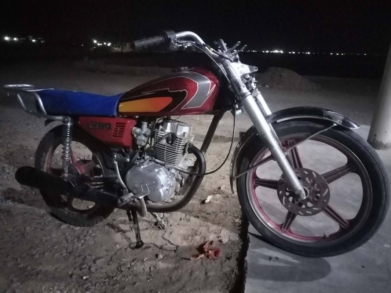 ماطور للبيع بارت محرك نار ماطور جاهز احله من الصور 
ملاخضه(الثاني يفلت بس) 

السعر 180


**إذا كنت صاحب هذا الإعلان وتريد حذفه لأي سبب، رجاءا أرسل رسالة إلى الدعم الفني**