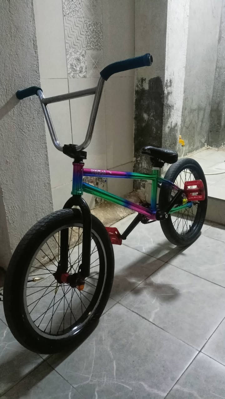 السلام عليكم بايسكل bmx للبيع
فقط المكينه تحتاج الا تبديل ولباقي كله نضيف 
السعر 125 وبي مجال او مرواس مكان بغداد الشعب 
للتواصل خاص


**إذا كنت صاحب هذا الإعلان وتريد حذفه لأي سبب، رجاءا أرسل رسالة إلى الدعم الفني**