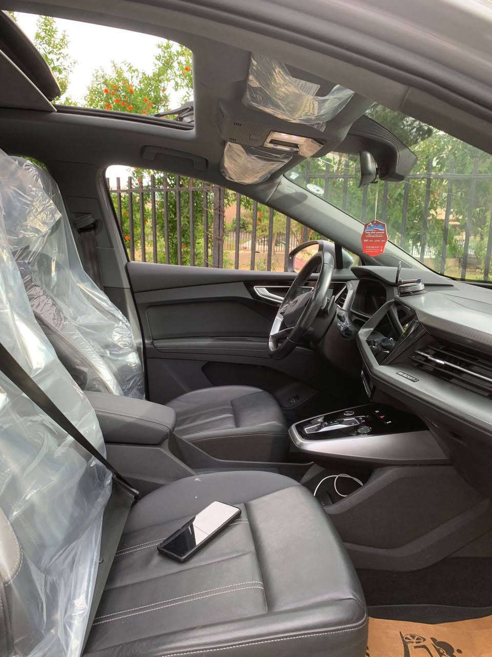 کوردی : 
تەنها فرۆشتن ، گۆڕینەوە ناکا 
                            #73 

   ‌             Audi  e - trone 
               Q4 quatro _ 50 
. مۆدیل / ٢٠٢٤ 
. ڕەنگ چیمەنتۆی 
. فوول کارەبایی 
. دەبل مۆتۆڕ ، فول ئیکۆنۆمی
. ڕەقەم هەولێر سەنەوی نوێ 
.مەودای ڕۆیشتوو ( ١٨٫٠٠٠ ) km 
. مواسفات / فوول فوول 
. پانۆڕاما ، گێچ ئەلکتڕۆنی 
. شاشە و پێنچ کامێرا 
. حساس و ئۆتۆ ستۆپ 
. زۆر مواسەفاتی تر 
. بە فوول شەحنی ( ٤٠٠ ) کم 
.زیاتر دەڕوا ، دەتوانی لەماڵەوە شەحنی بکەی ، کامل جهازی شەحنی بیلادی شەریکە ڵەگەڵە 

. چاملغ و دەرگای سەکن سبوغە 
. دوو جێگای بچووک ساردە 
.  ئێڕباگ تەنها ۱ شان سیستەم 
. بەبێ ناو گرتن ، پێش و پشت کەپسە ، سەیارەکە نمونەیە لە جوانی و خاوێنی و اقتصادی

. نرخ / ٢٢٠ $ 
. ناونیشان / هەولێر ئازادی 
.  واتس اب / ***********

عربي : 
فقط بیع ، ماعندنا مراوسة 

               Audi  e - trone 
               Q4 , quatro 50
. مۆدیل / ٢٠٢٤ 
. للون سمنتي 
. فوول كهربائي 
. دبل موتور ، فوول ٲقتصادي
. مرقم آربیل دولي ، جاهز
. ماشي فقط ( ۱۸ ) الف کیلو 
. مواصفات فوول فوول 
بانوراما ، كیج الكترونی 
خمسة كامیرا ، آوتو ستوب 
وهوایة مواصفات ،،،،،،،،،،
ملاحظة / شحن فوول یمشي اكثر من ( ٤۰۰ ) کیلو عل تبرید 
تکدر بالبیت تشحن سیارە 
کامل جهاز مال شحن 
شرکە بیلادی موجود 

.جاملغ و باب سکن صبغ 
مكانین صغیر تعدیل بارد 
ایرباك فقط بردة راجع سستم 
بدون دواخل ، بجم و خلفی كبس 

سعر / ۲۲۰ $ 
عنوان اربیل 
واتس اب / *********** أربيل, العراق
