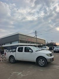 نيسان نافارا • ٢٠٠٩ • مكينة وجير بشرط