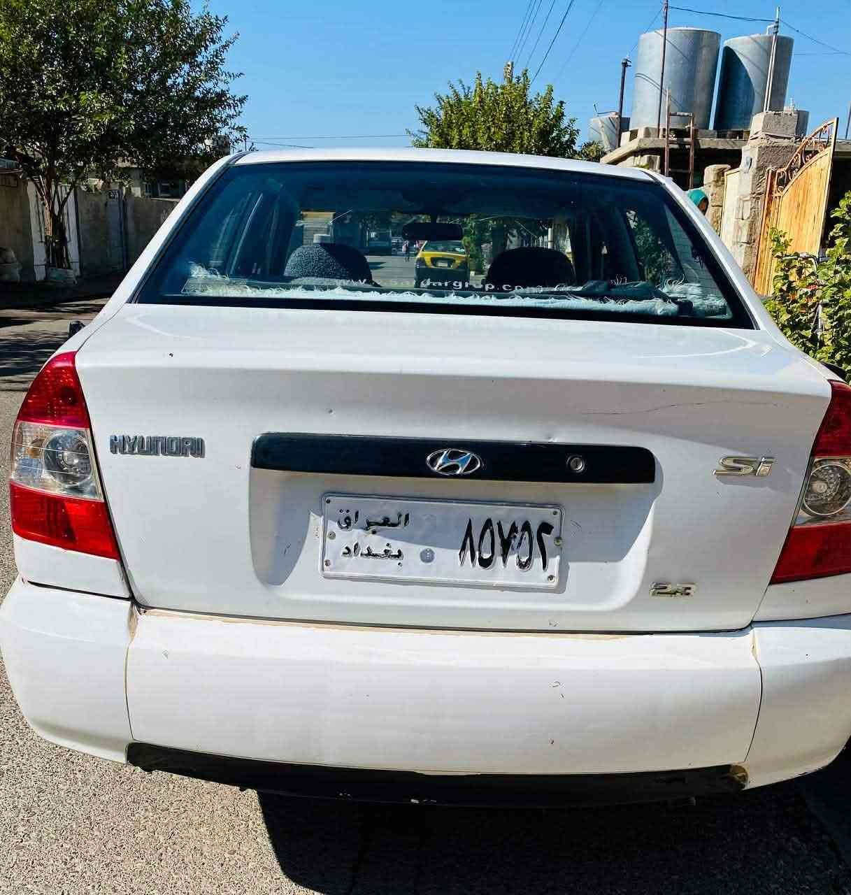 هۆندای ئەکسێنت ( شورتەیی). 
ئاڕمی پلاستیکی سلێمانی. 
مۆدێل 2001  
تەبرید لەسەر سویچ ، 
گێڕ عادی ، گێڕ و مەکینەی بێ عەیبە . مەسڕەفی تیا نییە.  سەیارەکە ماڵی دۆستە. 
نرخی خوار بازاڕ 35 وەرەقە و مەجالێکی برایانەی تێدایە . 
*********** حلبجة, السليمانية
