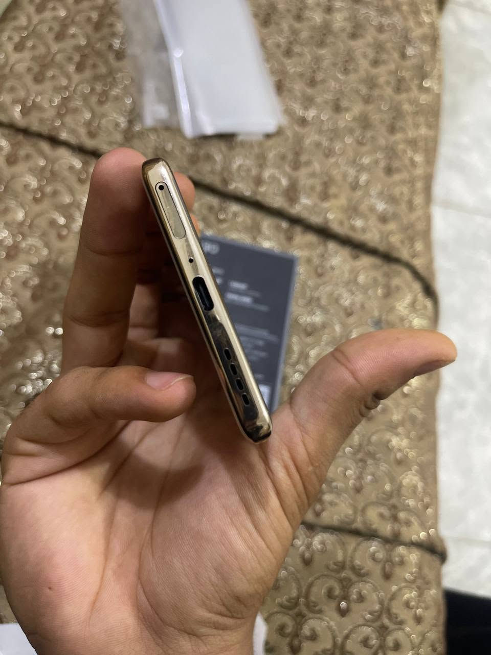سلام عليكم انفنكس زيرو 30 4g تلفون جدا راقي وسلس جديد استخدام اسبوعين فقطط بعده بالكارتونه يجي بشاشه منحنيه وحساسات من الجيل 7 الكامره الخلفية 108Mp والاماميه 50Mp يعني نفس كامره ايفون 15  وبطاريه دوام استخدام حتى 21 ساعه بدون شحن 🔋 مع نظام تبريد في الحاره العاليه 🌡️🔥 مع نظام محيطي في السماعات ((العدد 2 فوك و جوه ))جهاز كامل تفاصيله بالصور للتواصل خاص #الجميع @أشاره


**إذا كنت صاحب هذا الإعلان وتريد حذفه لأي سبب، رجاءا أرسل رسالة إلى الدعم الفني**
