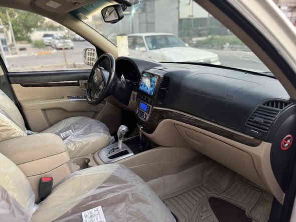 السلام عليكم
سنتافي للبيع موديل 12

فول مواصفات مكفله كير ومحرك 6 سلندر

سلايت بصمه

فور ويل ثلاث قطع تبريد

مكفوله من الحدث والصبغ

العنوان بغداد حي القاهره

هاتف ***********
