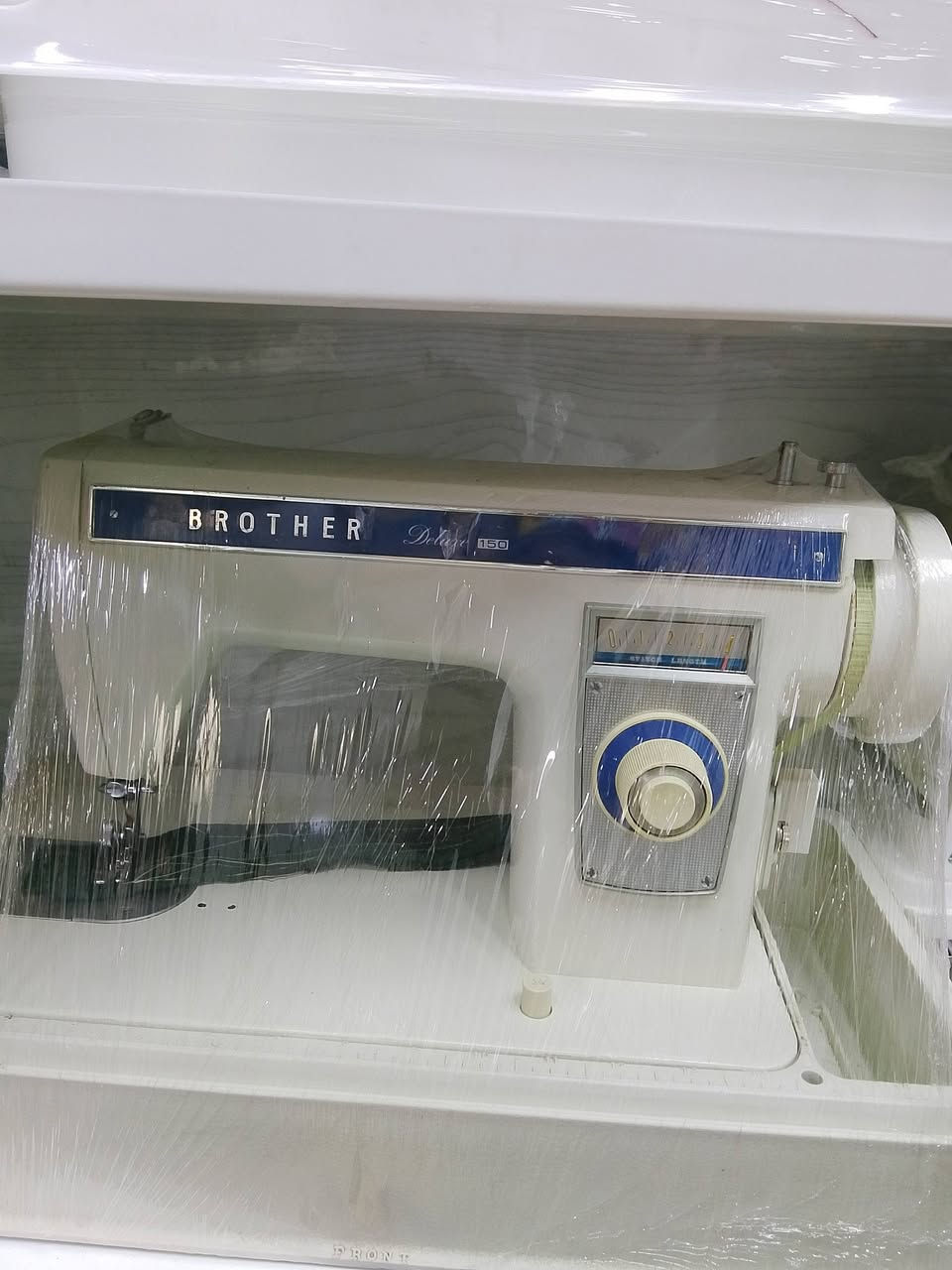 معرض وورشة مروان العبيدي لمكائن الخياطة الصناعية والمنزلية بكافة انواعها يوجد توصيل لجميع محافظات العراق/هاتف_***********
