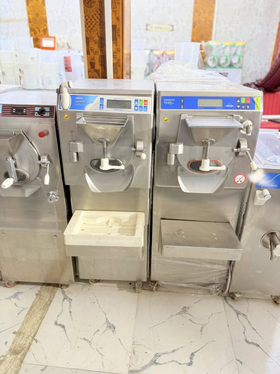 جميع انواع مكائن الايس كريم الايطاليه 🇮🇹
انتاجيات Ds ماركات واحجام متنوعه 
بساتر جميع الماركات والاحجام 
سوفتات جميع الماركات 
عارضات عاموديه وطرحيه جميع الاحجام 
سلاشات ازبري جميع الماركات 
حافضات + صاعقات 
اسعار تنافسيه 
🍨🍨🍦🍦🍧🍧
متوفر تجهيزات محلات الآيس كريم بل كامل 

للتواصل او الاستفسار مراسلة الصفحه 
او الاتصال ع الرقم ***********

العنوان بصره
