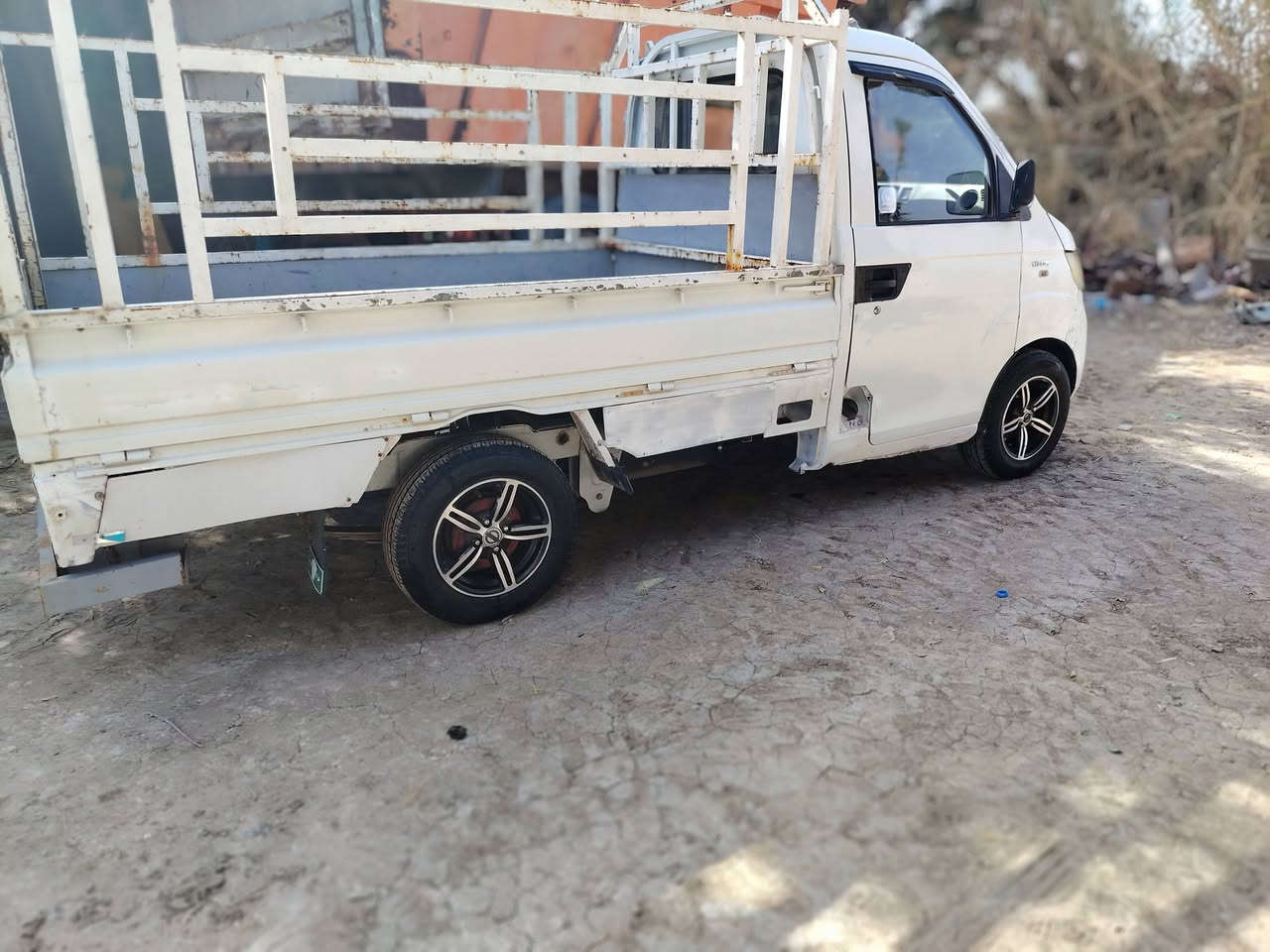 سلام عليكم شيري للبيع موديل 2011 رقم كربلاء جاهزه محرك جديد تخم تاير ترهم مراوس حسب القناعه لسعر ٣٢ وبيه مجال *********** مكاني بابل جبله
