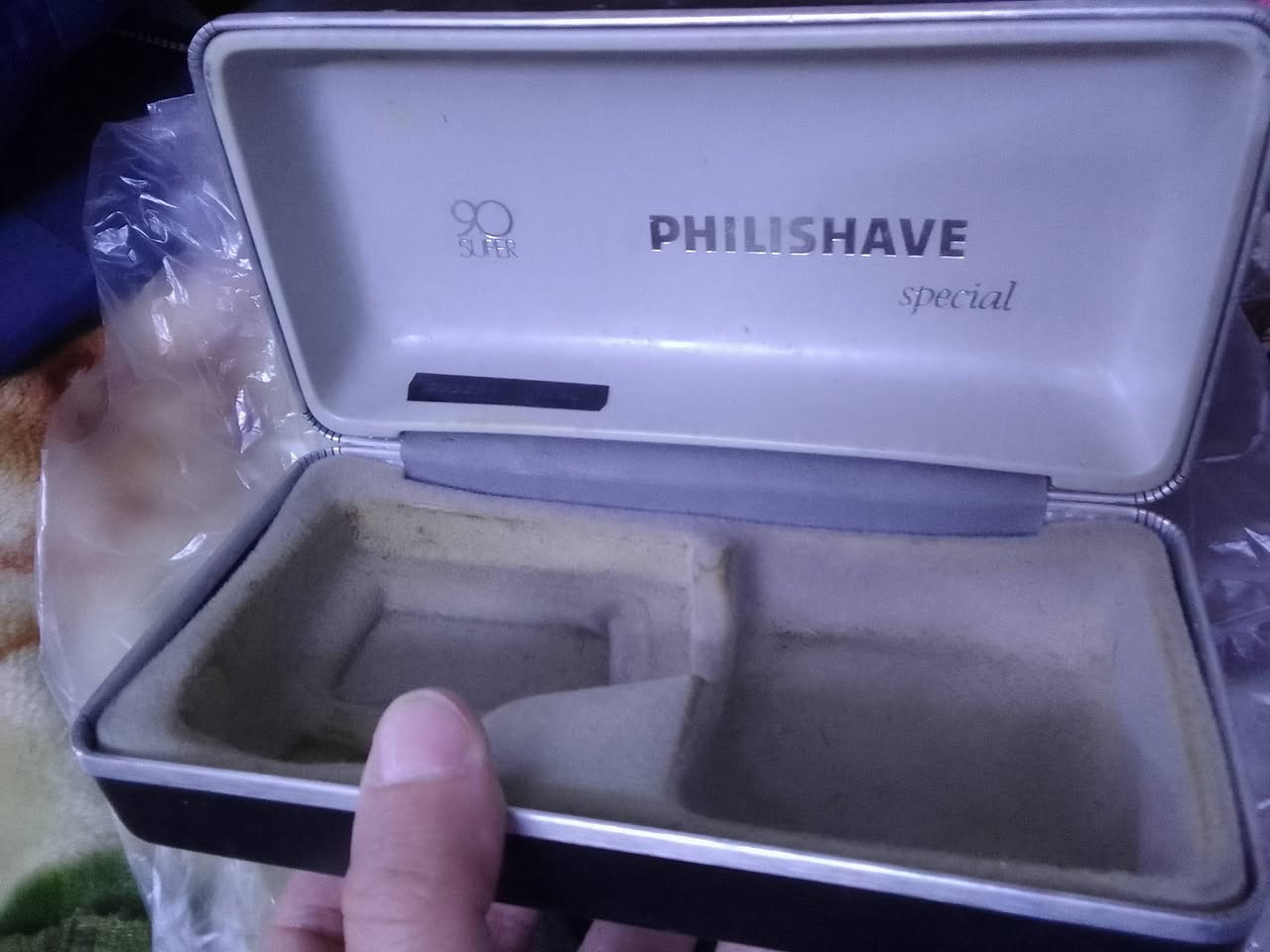 جلاية حلاقة فليبس هولندي الاصلي ثلاثية 3 موس يمكن ثمانينات الصنع مع العلبة الاصليه
مستعمله على كد الاصابع تقريبا للبيع ب 50 الف 
***********
