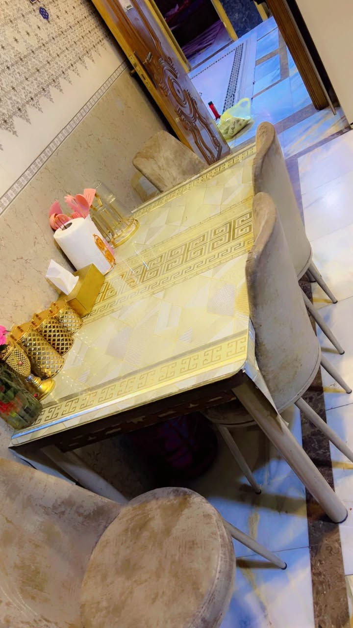 ميز طعام 
نضيف كلش وياه وجوه كراسي هديا 

ب١٠٠ الف 

العنوان كربلاء حي لامين Singapore


**إذا كنت صاحب هذا الإعلان وتريد حذفه لأي سبب، رجاءا أرسل رسالة إلى الدعم الفني**