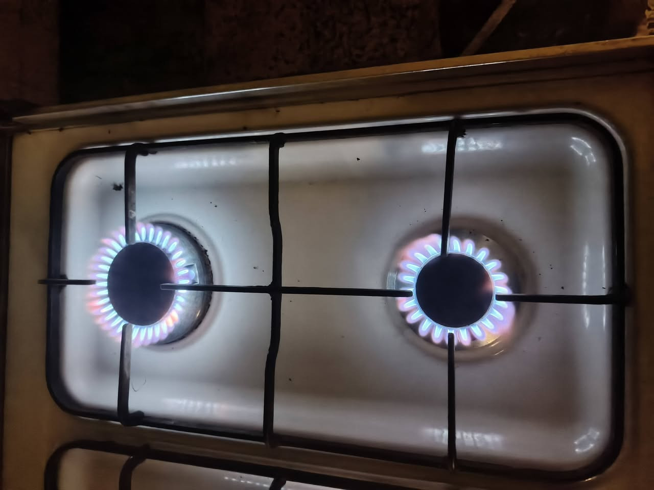 السلام عليكم  طباخ نضيف كلش وشغال اي خلل ما بي ناره تخبل (عشتار) عنواني بغداد جديده سعر 200وبي مجال
***********
