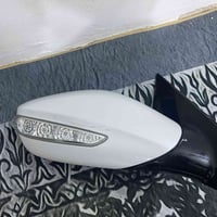 للبيع مرايه جانبيه اصليه لون ابيض صدفي الشفط عاطل ولجامه مفطوره ترهم م...