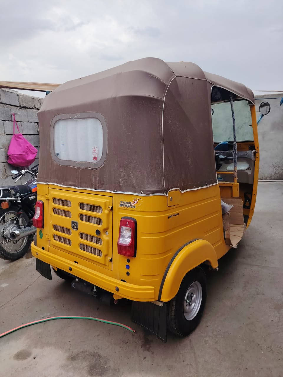 للبيع كفاله عامه بس دوس معمره ***********
