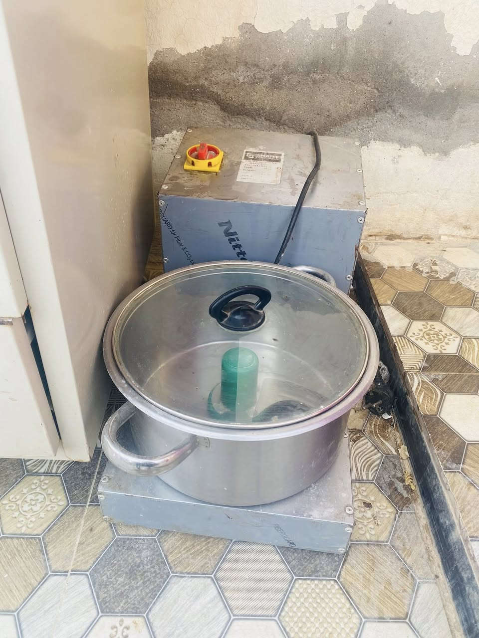 غراض مطعم للبيع
ثلاجه مقبلات 

خلاط حمص بطحينه 

غلايت فنكر 

حميايه كنتاكي 

جهاز كنتاكي وياء الميز 

كلشي اوسعره الرقم ***********
