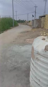 قطعة للبيع زراعي 200م. مخدومة ماي كهرباء تبليط ب الباب. تبعد عن الشارع...