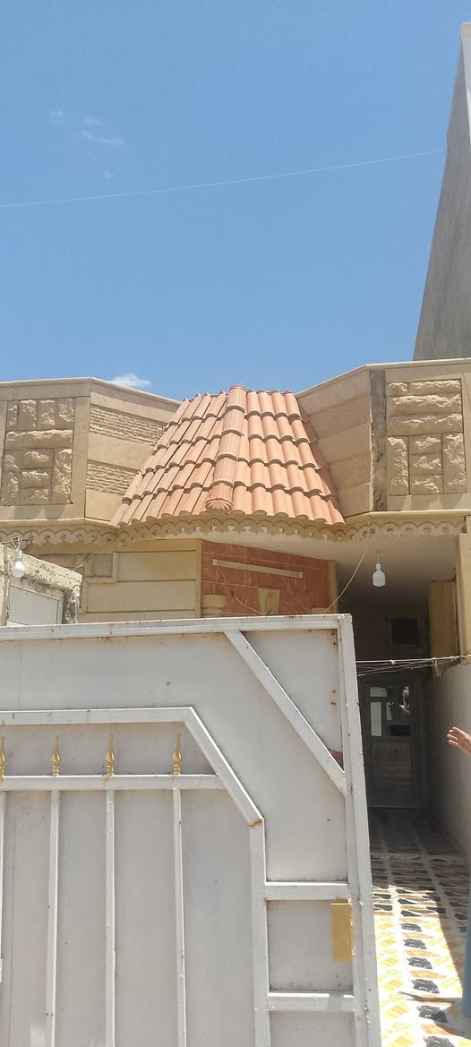 دار للبيع المساحه 150 متر الوجهيه 5 والنزال 30 القادسية شارع دفاع المدني 
السعر 75 مليون وبي مجال 
***********
***********
