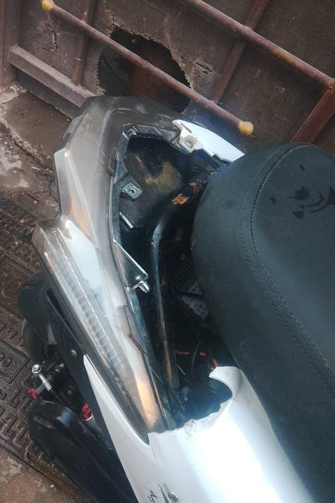 درجه شحن سرعهة 85حقيقه بطياريت 32انبير ليثوم شغال كل شي بيه بس الهورن ونقص مالتهة كفر مثل ما موضح بل صوره الخلفي والكدام دراجه نضيفهة  العنون رسلني علا الوتساب انطي الك او شيخ عمر معمل خايطه العسري حماده الحلاق بصفهة