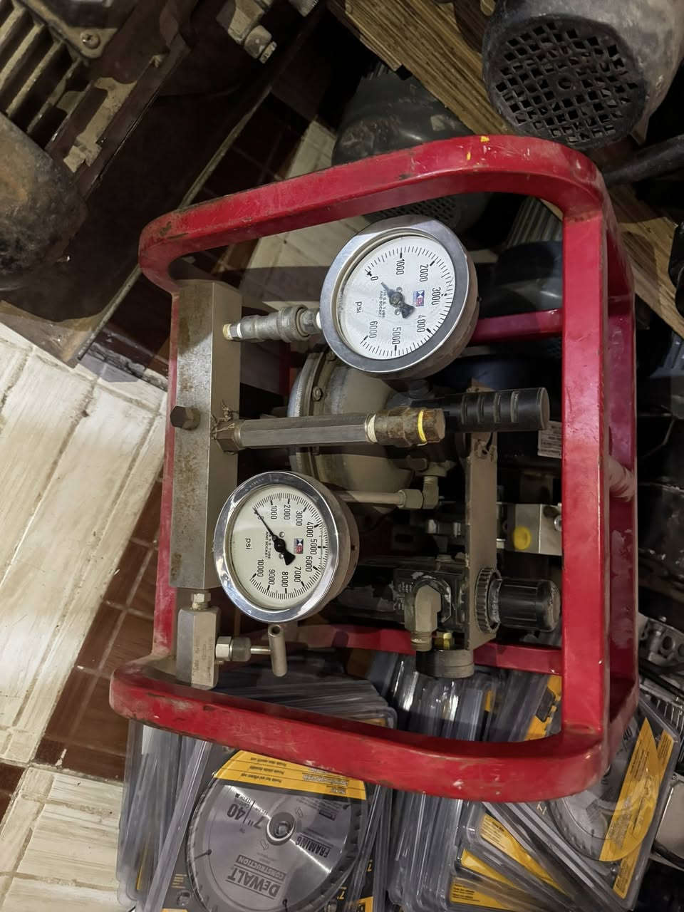 🛠️ متوفر الآن 🛠️
مجموعة ماطورات كير بوكس + مضخات ماء + مضخات هايدروليك 
✅ مضخات ماء قوية لتوفير تدفق مستمر وموثوق
✅ مضخات هايدروليك صناعية عالية التحمل لعمر أطول
✅ تصميم عملي وصيانة سهلة
✅ أداء ثابت حتى في الاستخدام المستمر

💰 الأسعار: منافسة  للمشاريع الصغيرة والكبيرة

📲 للتواصل والطلب:
***********
أو عبر الرسائل الخاص
