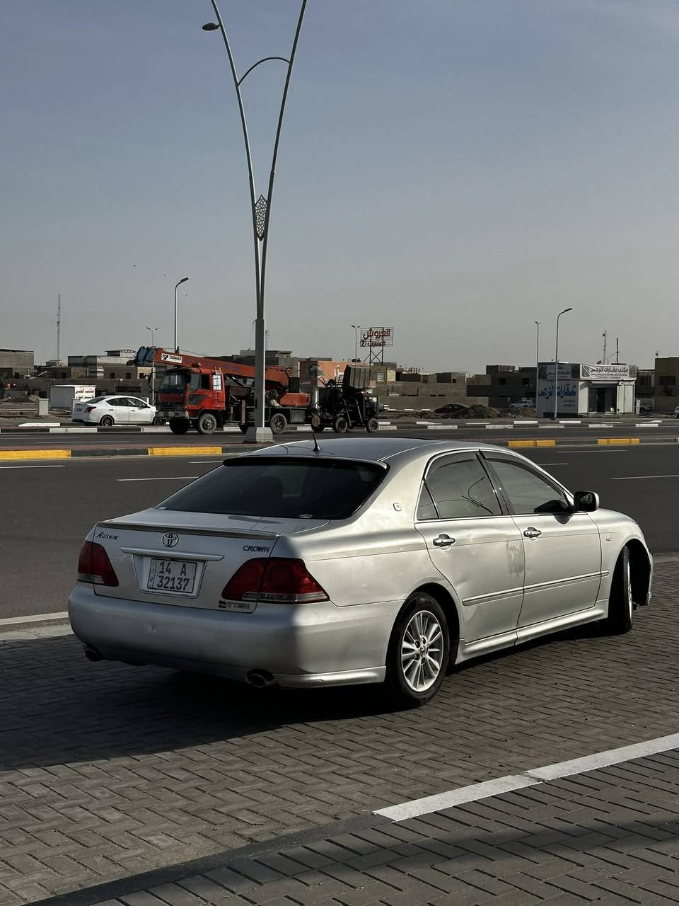 تويوتا كراون ( شاهينه ) كصة قمارة فقط
مديل 2006
قرار 48 
سنوية 29 رقم دولي بصرة بأسمي تحويل ثاني يوم
لون سلفري
اثلت بك لايت ابو عيون 
اضافة فلشر رماش لايتات + اللايت الناصي مبدله لد و العالي لد 
سستم صوت قوي + دبل دمام دمام دشبول خلفي و دمام في الصندوق 
فول مواصفات فتحة دواخل جلد ملكي مغلف الكشنات تلبيسة مخمل تدفئة بالكشنات الامام 
تبريد ثلج قطعتين دفع الفان قوي جداً + اني مسوي ثلاجه بالتابوت سيارة جاهزة مال جناي مكينه و كير مكفول و نضافة الكشر شوف العين 90/100 

السعر 140 و بيها مجال 
العنوان البصرة 
للأستفسار ***********
