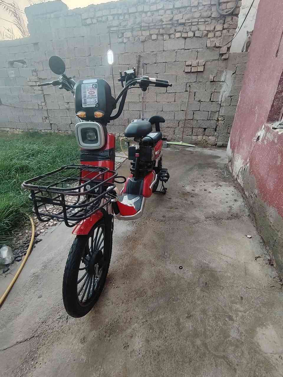 باسكل شحن البيع شغال يرادله بس بطاريات ونضيف سعر بطاريات كلهن 80 يرجع جديد سعر 150 وبي مجال لشراي راسلني خاص وتدالل      رقمي ***********
