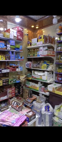 رف جاهز مثبت وسطي نظيف جدا وسعره مناسب  07831725670