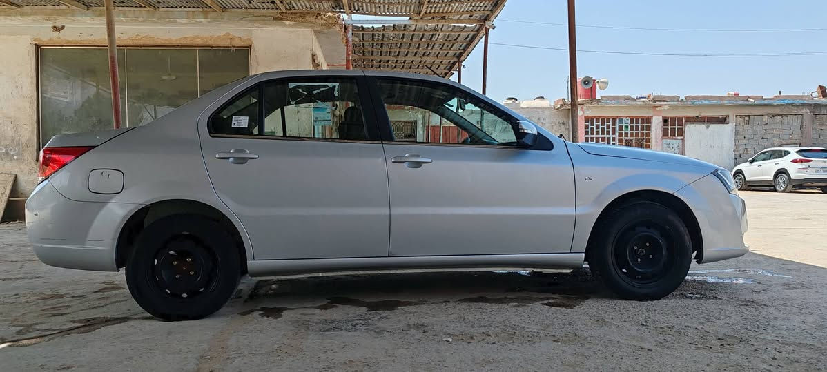 سلام عليكم ورحمة الله وبركاته
دنا موديل ٢٠٢٢ رقم بغداد مكفوله ماعدا بارد قليل ب باب الخلفي ماشيه 54 ألف كير ومكينه وحداديه وتبريد مكفولات  كهربائيات كله ع وضع الشركه
السعر 70 وبيه مجال قليل
مكان السياره كربلاء
رقم الهاتف ***********
