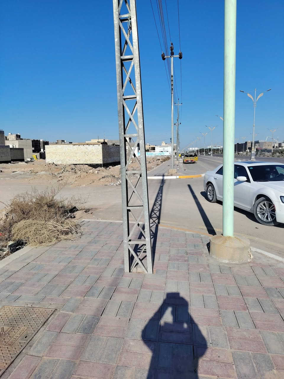 سلام عليكم قطعه للبيع ملحق الإسكان 76758.     قريبه عله كيان كلش بصف ركن ***********
