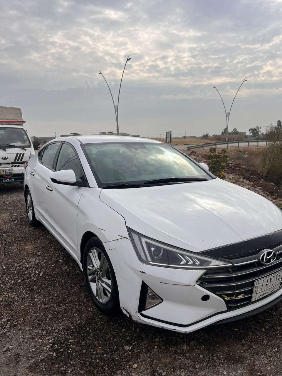 موديل ٢٠ 
رقم ديالى بسمي 
كير محرك مكفول 
تخم تاير
 باتري جديد 
محرك ٢٠٠٠ دوش 
تبريد ثلج 
ماشية ٨٢ 
السيارة ناعمه كلش وخير من الله تبارك الله
اللون صدفي 
شاشة 
تحكمات ستيرن 
ضرر بنيد 
و جاملوغ تبديل وصبغ
 بدون اي معجون 
ضرر الخارج مرفق بالصور
شاصي مكفول  
مكان السيارة ديالى الخالص 
*********** واتساب او اتصال 
السعر ١٢٩ وبيها مجال للشراي
