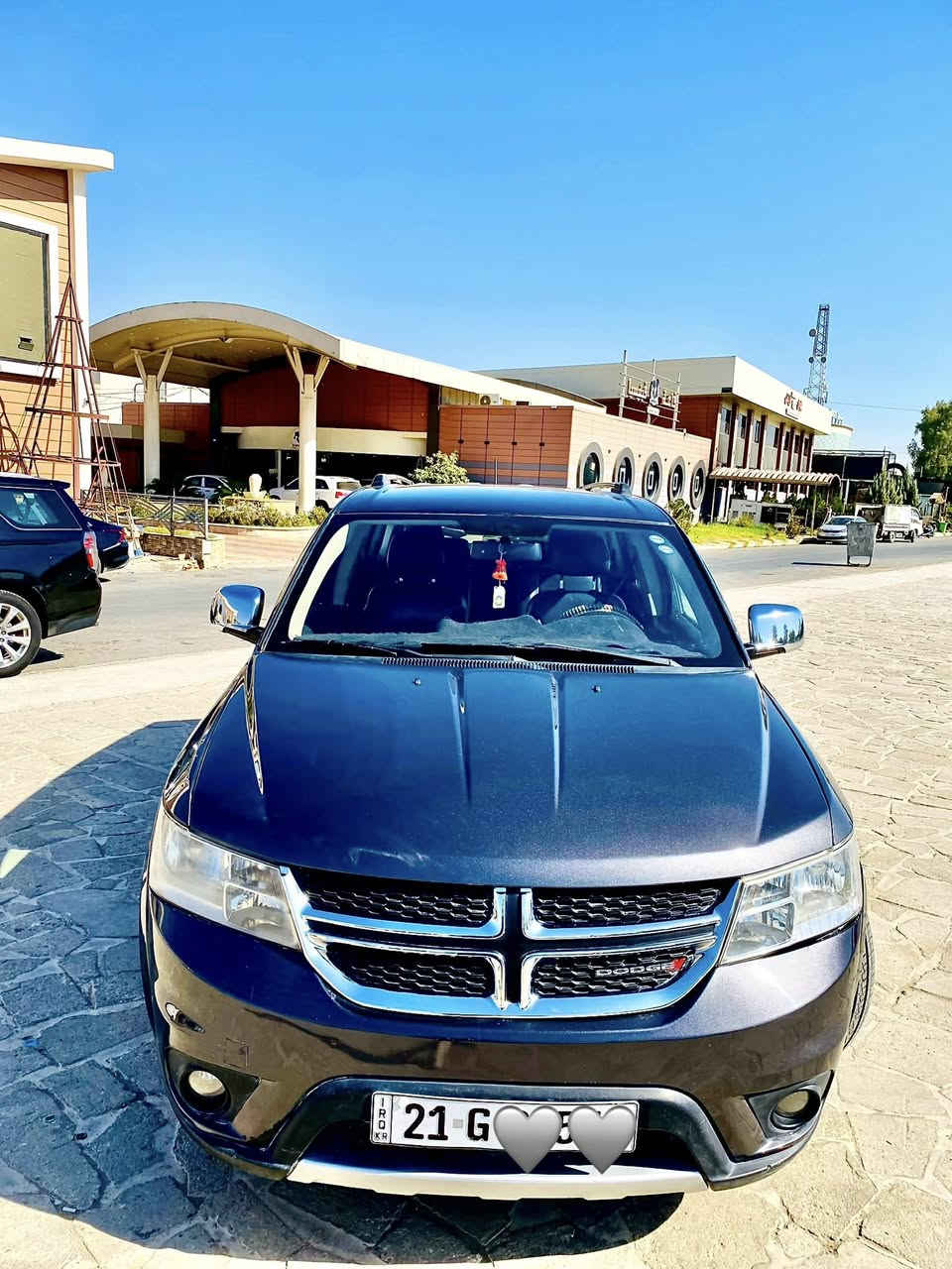 السلام عليكم 🫡 
 للبيعDodge Journey 🚙
ألون نفطي 🩶
سنة الصنع 2016 ✅
محرك 6سلندار 💪🏼 3600
موصفات Rt فول عدا الفتحه 
مقاعده السيارة جلد🦾
مقعد السايق تحكمات كهربائيه وتدفئة تبريد 👌🏻
7 راكب السيارة 👥
دفع رباعي AWD🛞
شاشه كبير 🖥️
تحكمات استيران 
بصمة ابواب 🫆👍🏻
تشغيل عن بعد 🚘
3قطع تبريد 🧊
السيارة جاهزه من كل شي ماتصرف عليه شي 🛠️
ضرار السيارة جاملغ يسار وبنيد مبدال هاي اب امريكه والشاصي بي تعديل على بارد شيء بسيط من جهتين ماثرار شي 
وهنا بل عراق بيه ضراب بل جاملغ الايمن واسفل باب السايق ومراجعه على بارد بدون دواخل شرط وبدون معجون او صبغ فقط مراجعه على بارد 👌🏻
المحرك مبدال جديد مال كصه قبل سنه امبداله موديل 🦾2017
كير ومحرك شرط انطيهم مابيهم شيء وباقي السيارة مابيه اي شي 
السعر  125$💸
مكان السيارة موصل الايسر 📍
للتواصل *********** ☎️📩 وتساب 
او📞***********📩 وتساب

