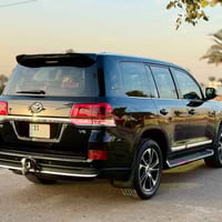 لاندكروز 2021 GXR بريم  (( نظيفة وجديدة بمعنى الكلمة )) ماشيه 60 الف ح...