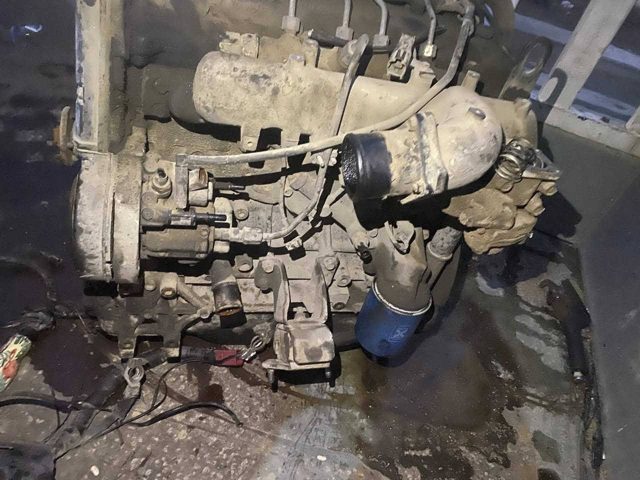 السلام عليكم… محرك كايم للبيع و ضفيره و قاعده فيوزات للبيع عنواني بغداد الشعب الرقم ***********
