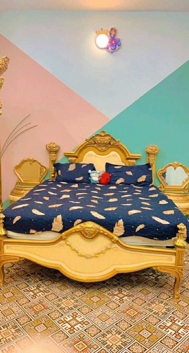 السلام عليكم غرفه مصريه زان خشب اصلي
٦قطع مابيها اضرار فقط يدات مجرات 
السعر مليون وبيها مجال بسيط العنوان بغداد جميله الاولى


**إذا كنت صاحب هذا الإعلان وتريد حذفه لأي سبب، رجاءا أرسل رسالة إلى الدعم الفني**