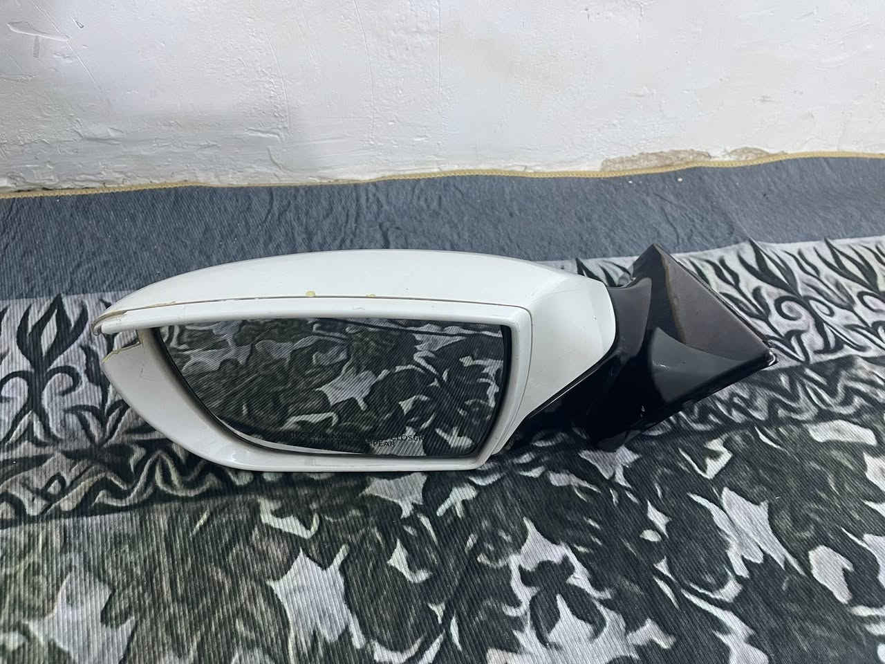 السلام عليكم مرايه مال ازيره لون ابيض اصليه عاطل الشفط ماله بس وليشره مابيه الكفر مابي شي ولجامه نضيفه سعرها 30الف مكاني بغداد ***********
