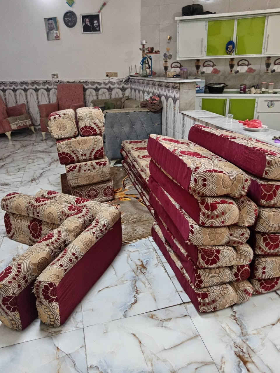 بيع سريع بلاش
جلسه عربيه ٧دواشك ١٤متر.نظيفه جدا
السعر ١٦٠مع للمجال. ***********
الحر سواده مدرسه للحسام
