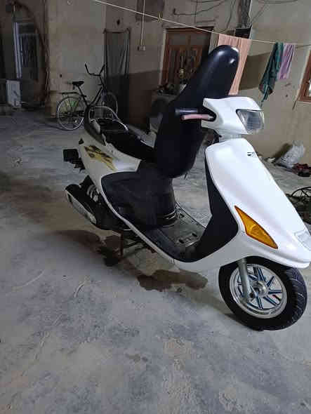 السلام عليكم دراجه للبيع فراشه كل شي ما بيها كفاله دراجه اصبانه ما محطوط على المحرك السعر 700 وبيها مجال للشراي وانا خادم الى الشراي هذا رقمي على الواتساب راسلني على الواتساب وسهله***********
