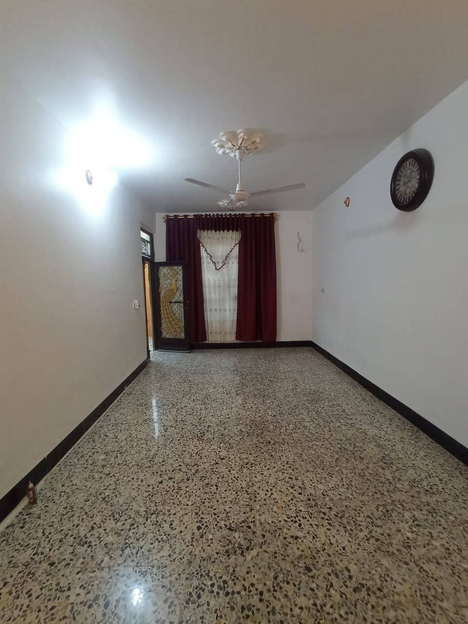 السلام عليكم دار للبيع  100م
ركن طابق واحد واجه 7نزال14استفسار***********
