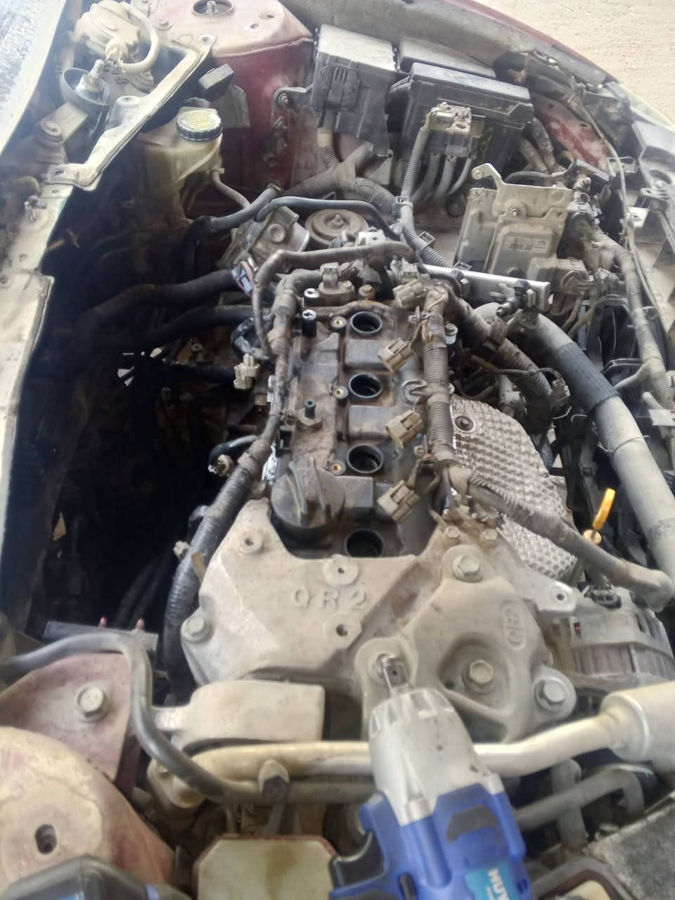 سلام عليكم 
طبعا اغلب الورش يسوون ادامه بس ما يفتحون ثلاجه وينضفون الولفات لان معقده 😁  طبعا هاي التيما مسوي ادامه ويعاني من الدواز الحمدالله سياره رجعت وكاله 
شباب التيما من مديل 2007 الى 2018 
1-ادامه فتح دكشن بارد مع تنضيف الولفات 
2-فتح نوزلات فحصهن بلجهاز 
3- فتح المجاول فحصهن بلجهاز 
4- فتح بلكات فحص بلجهاز 
5- فتح الجويتر تنضيفه 
6- فتح حساسات مكينه تنضيفهن 
7- فحص سياره بلجهاز وبرمجه جويتر كلفه العمل 75 الف 
عنوان الورشه الحريه الاولى 
*********** علي
