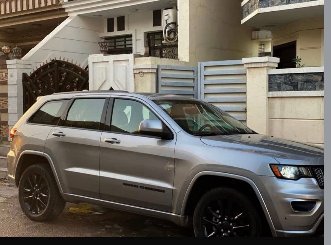 لارديو بلاك توب موديل2018 رقم بغداد  حادث امريكا موضح بلصور طخطخات صفحه السايق بدون دواخل ايرباك فقط البرده لا دشبول ولا دركه  
مواصفات البلاك توب معروفه  بدون فتحه شفتات سرعه كشن كهربائي كشن مخمل وجلد  شاشه كبيره  جنطه كهرباء
215ورقه
***********
