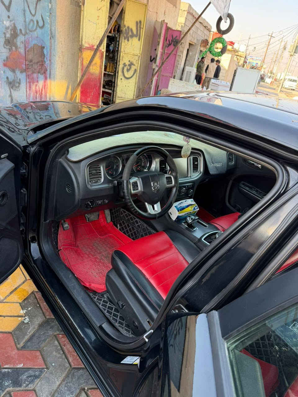 سلام عليكم 
جارجر 2014 خليجي 
فول مواصفات بنورامه 
تخم تاير سياره جاهزه من كلشي 
تبريد ثلج 
كشنات تدفئه وكهربائي 

رقم اربيل راعيه بل نجف تريد وكاله 
تريد تحويل سنويه مالته منتهيه 
***********
سعر 180
