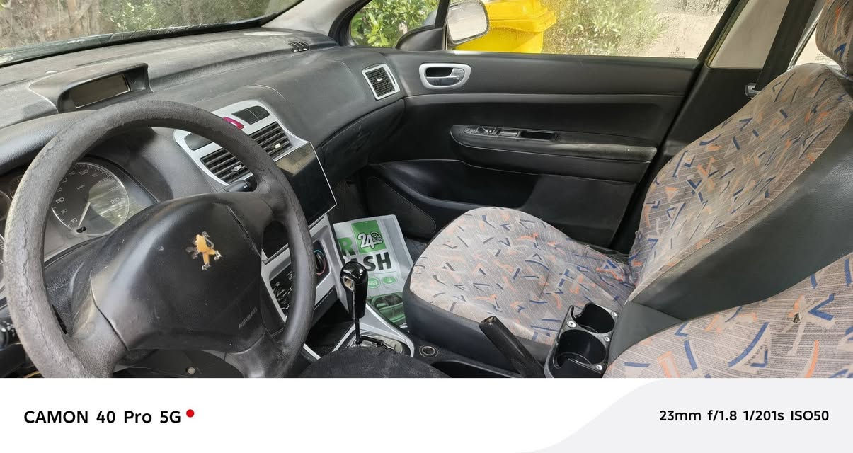 السلام عليكم للبيع بيجو 2006  بيه صبغ مكانات بدون حادث كير مكينه حداديه جاهزه سنويه لل 29 مكان حله نادر السعر 45 وبيه مجال رقم الهاتف ***********
