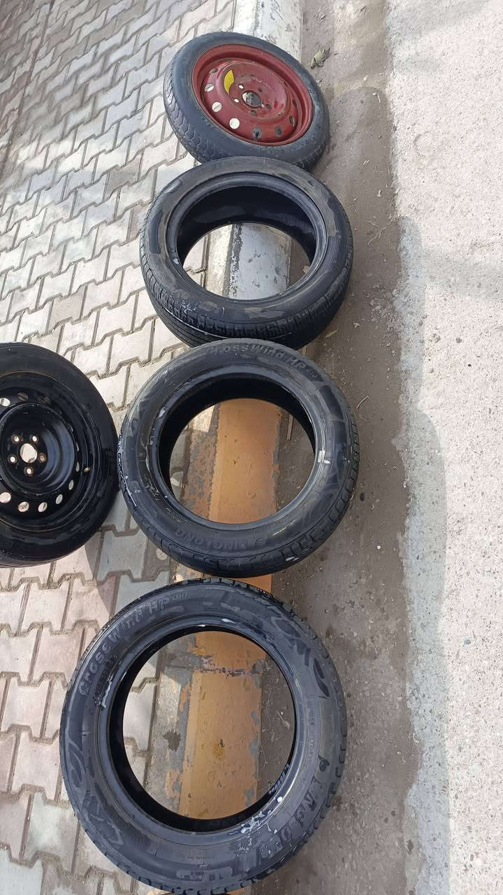 السلام تايرات كورلا حجم 55 16 مع سبير مع تاير واحد 17 ابيعهن شلع 85للاستفسار ***********
