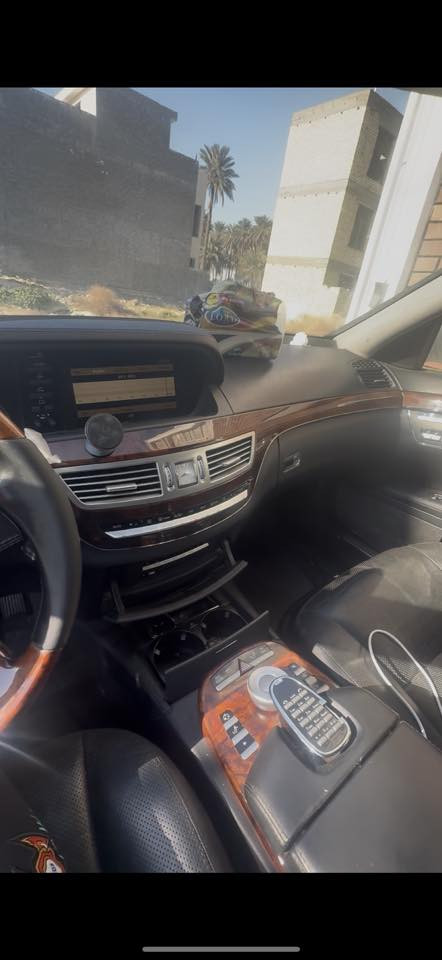 مارسدس أدوات  فول مواصفات مكينه 8. 500sماشيه 33الاف
سعر 75. مكاني بغداد. ***********
