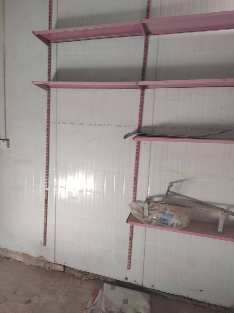 السلام عليكم كرفان ٣×٣ مفصخ سندويج مع كبنك و راسطات حديد للبيع مكاني بغداد حي البتول رقم الهاتف *********** واتساب
