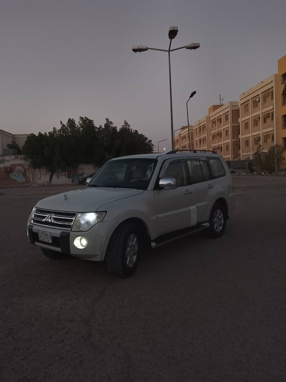 سلام عليكم
ميستوبيشي باجيرو حبتور 2010
‏محرك 3500 6V سبعة راكب
‏تبريد 3 قطع تبريد  مري شفط
‏رقم بغداد الإنكليزي الجديد 
هزه جديدة 2025/12
سنويه جديده 
‏كفالة عامة 
‏السعر 140 بية  مجال 
تحويل ثاني يوم 
‏المكان ذي قار _ الناصرية 
‏للأستفسار أكثر الاتصال ع هذا الرقم
***********
