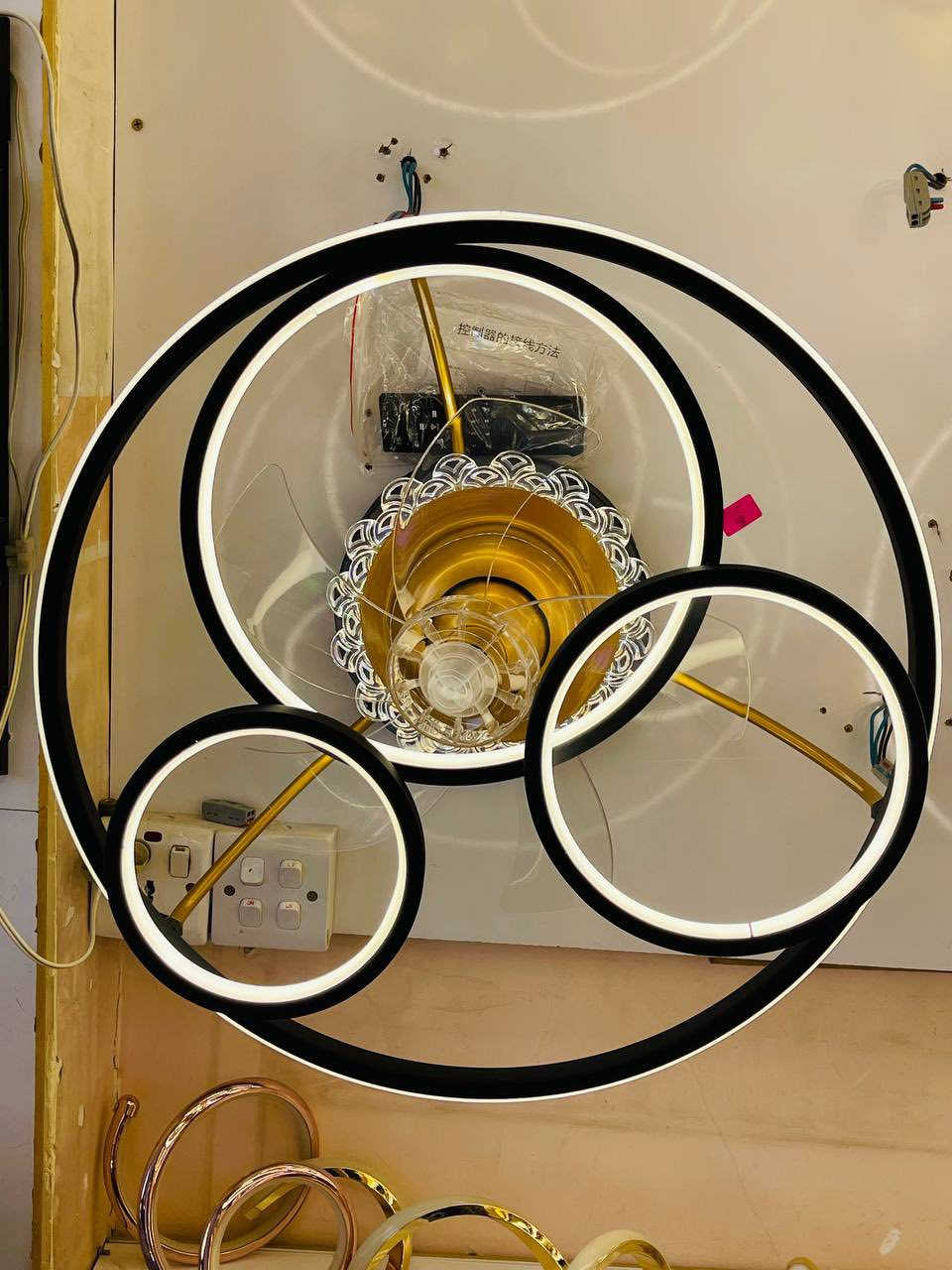 مرحبا زبائننا الكرام 

توفرت براكيت مروحه 
مواصفات المروحة
✅متوفرة باللون ( الابيض - الاسود )
✅تحتوي على اضاءة(LED)
✅التحم بالريمونت ( كونترول )
✅ضمان 3 سنوات 

للاستفسال 
☎️الاتصال على الرقم /***********
يوجدخدمة توصيل لكافة محافضات العراق🚛
