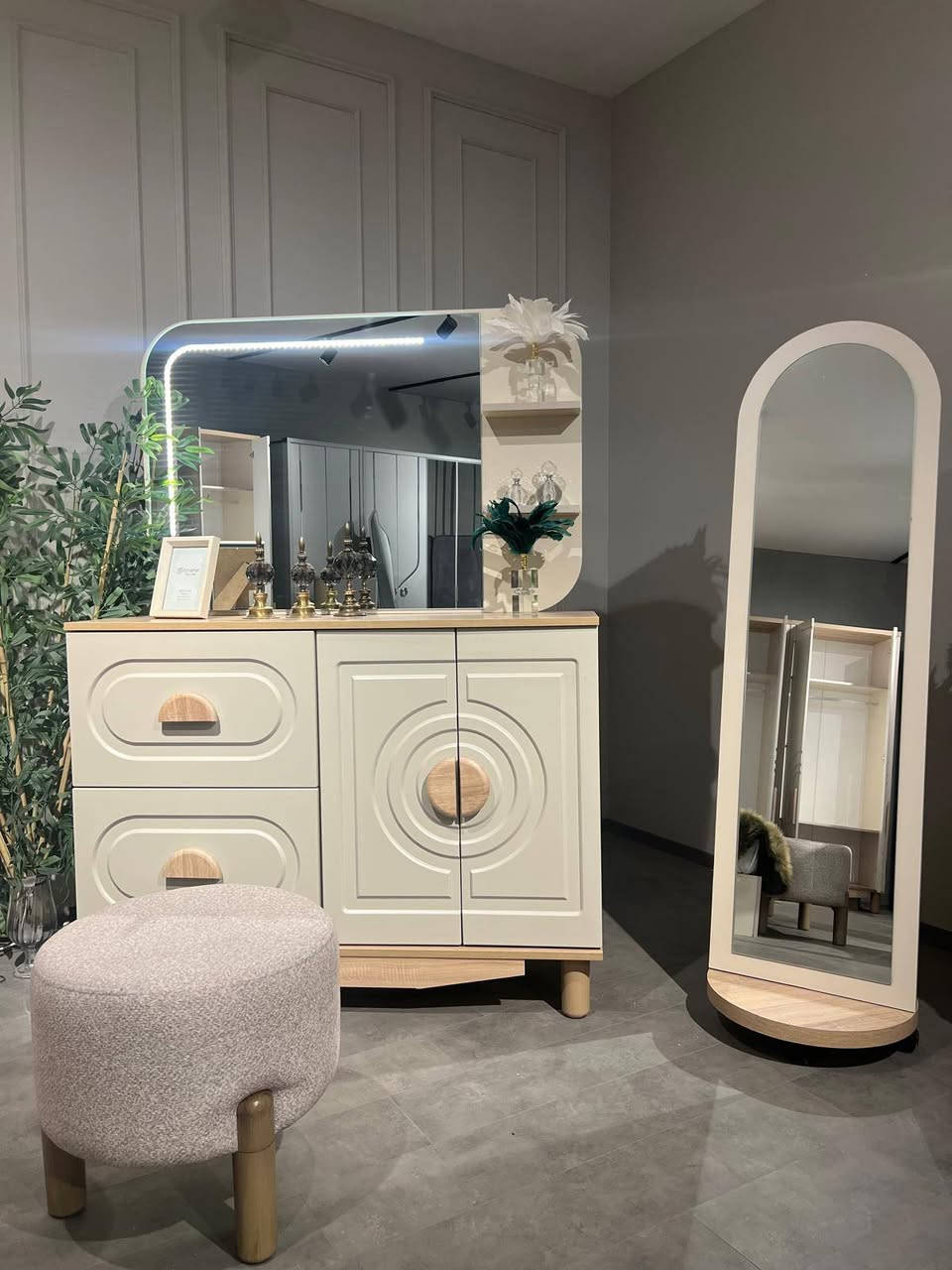 *تم  وصول موديل *كانتري الأنيقة*
10قطع 
قياس الكنتور 340سم
سرير مخزن
ضهر بلوك 
اناره  بل سرير 
اناره بل ميز تواليت 
 طابوريا بشكل جديد   
 شغل فول درجه اولى 
معمل الاصلي
  السعر  *مليون و 630 الف
نقل وشد مجاني داخل بغداد محافظات 75 الف
للحجز ***********
#العراق #اكسبلور_فولو #إكسبلور #مشاهير_العراق #اثاث #كربلاء #الموصل #البصرة #الناصريه #بابل #الديوانية #ديالى #النجف #بسماية #مول_المنصور #واسط #اثاث_مودرن
