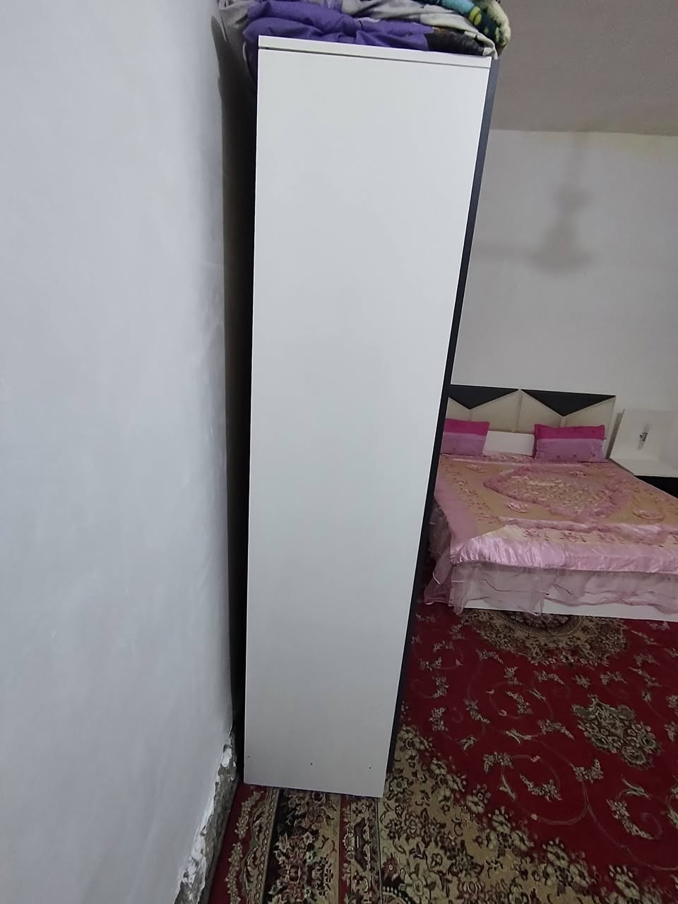 السلام عليكم غرفة تركية نضيفه كلش نضافته مية من مية خمس قطع وية دوشك الجرباية يصرن ست قطع كنتور او جرباية كومديات اثنين او ميز اتواليت او دوشك جرباية ملاحظة الدوشك سعرة وحده المكان الديوانية المركز ***********
