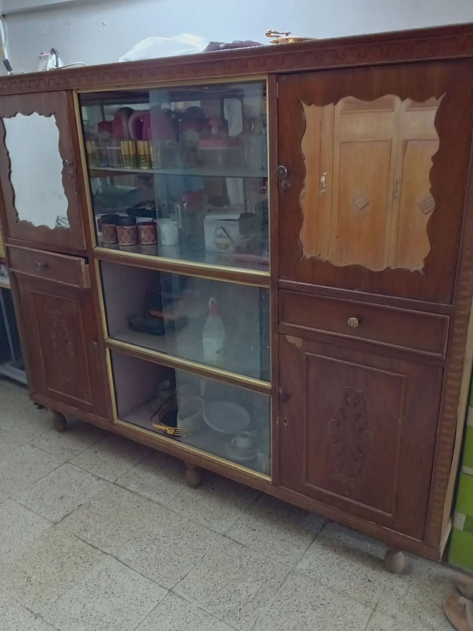غراض مستخدمه للبيع هاتف ***********.  رمادي الاسكان القديمه

