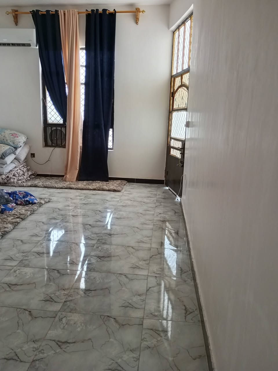 دونم معه بيت للبيع
سند 25تحويل ثاني يوم عله طابو ابوغريب 
مكان قرب تقاطع اسميلات ***********
