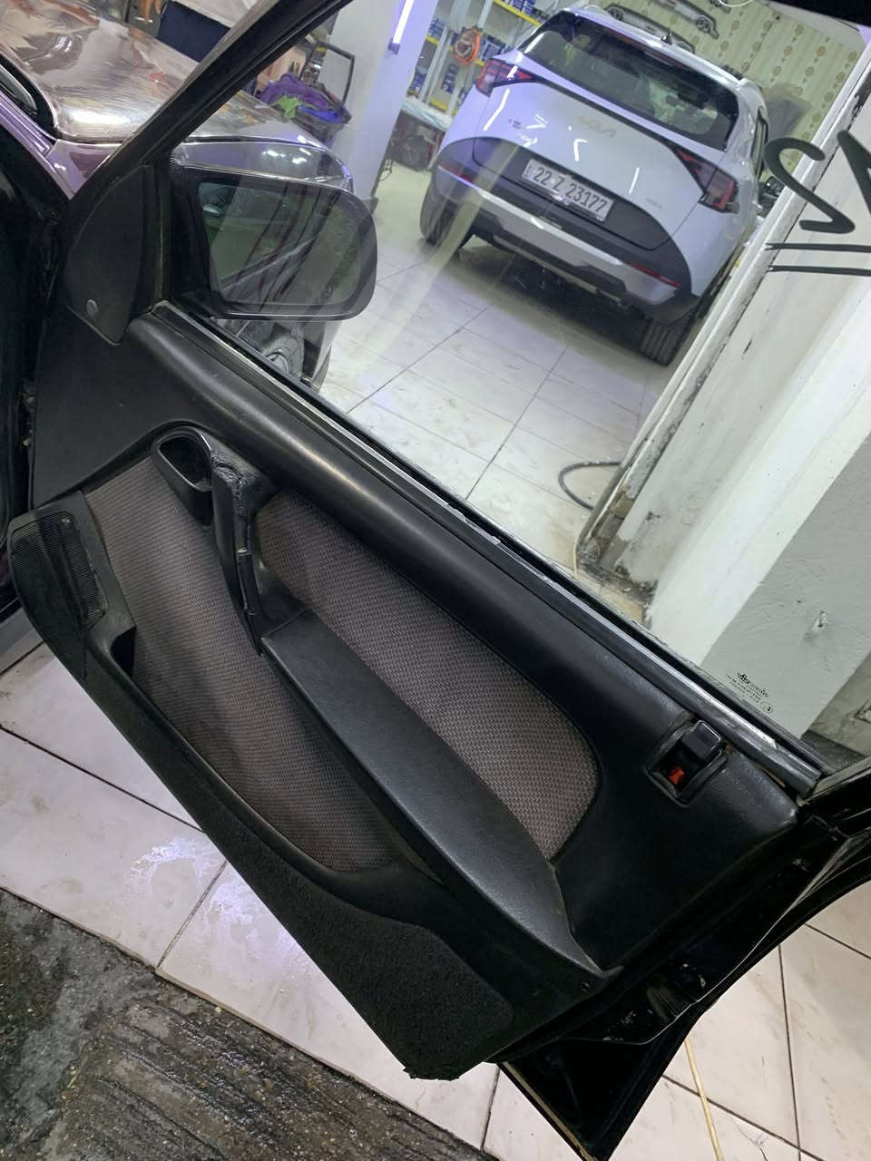 🚘 للبيع أوبل أوميكا (Opel Omega)
* اللون: ماروني
* ناقل الحركة: / أوتوماتيك )
* الوقود: بنزين
* رقم اربيل
* السيارة بحالة جيدة للاستخدام اليومي
* جسم السيارة مرتب بالنسبة للموديل
* داخلية جيدة
* تبريد وتدفئة التبريد مالتها ثلج 
* زجاج كهرباء الامامي ..الخلفي جوبي)
* الموديل 1993
* السياره بأسمي والتحويل مباشر 
*رقم انكليزي
*الهزه داخله قبل 10ايام 
فتحة سقف 
سنتر لوك
كفاله عامة من المعجون
السيارة مصبوغه عام اثر جرد 
اي نقص ماكو بالسياره 

📍الموقع: (ابو غريب)
💰السعر المطلوب: (55)
واتساب ***********
